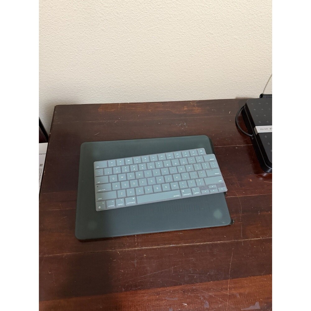 MacBook Air 13 Inch Hard Case And Keyboard Cover Green - Box Not Included